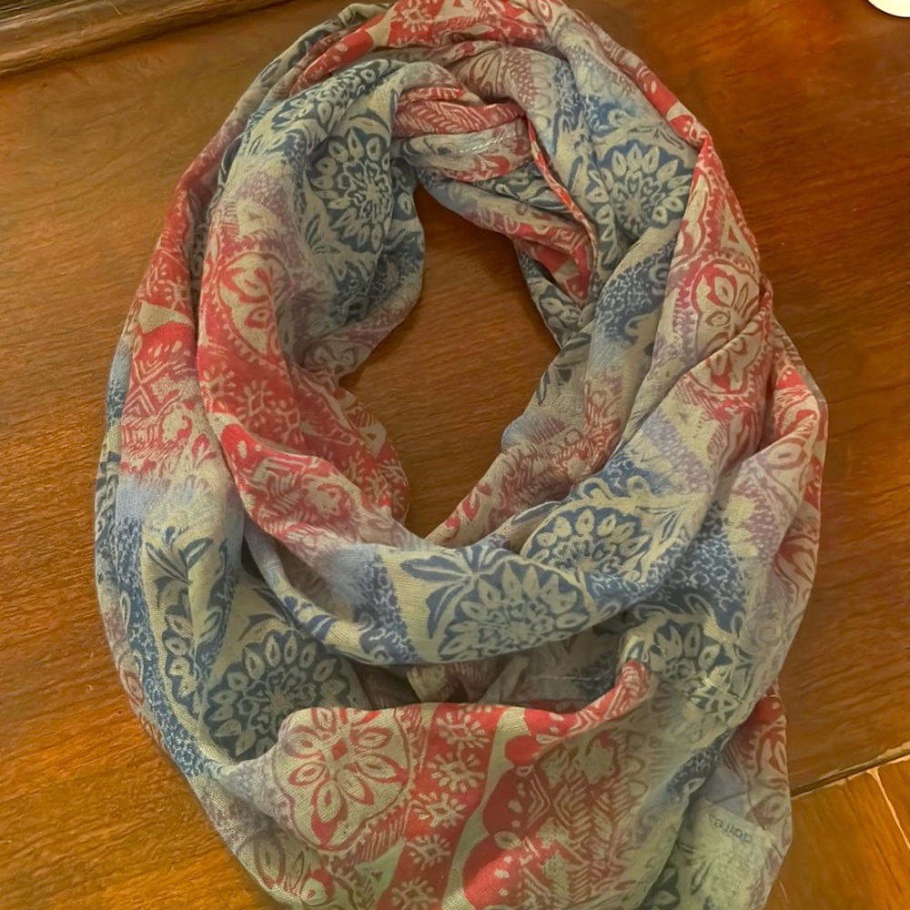 Claire’s scarf
